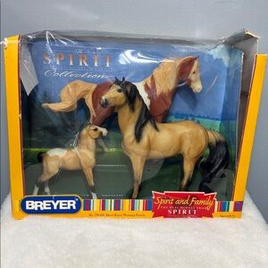 2002 Breyer Spirit And Family Set New In Damaged Box